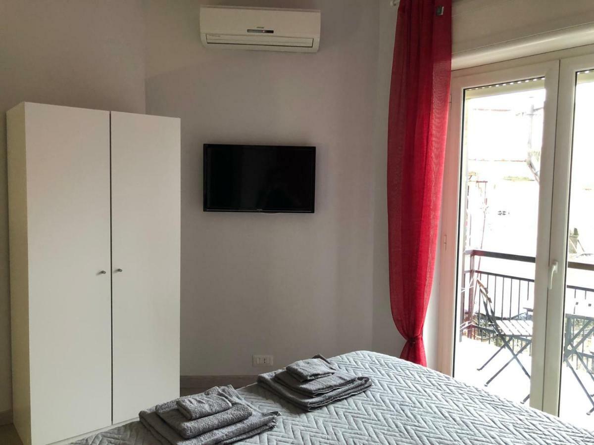 Easyhomeinเนเปิลส์ ภายนอก รูปภาพ